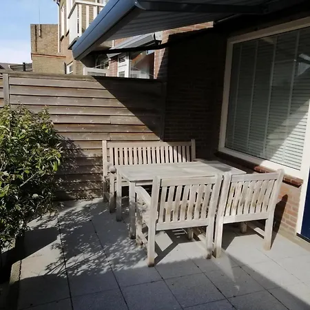 Emmastraat Nur 100 Meter Vom In * Katwijk aan Zee